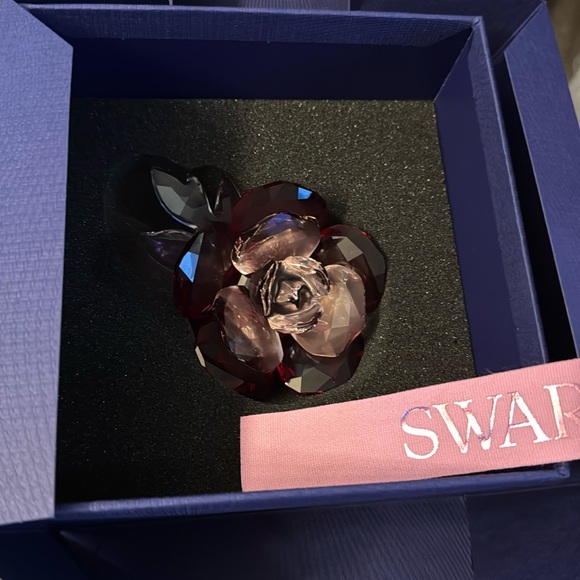 Brand new Swarovski from the Ariana Grande collection - Picture 1 of 5